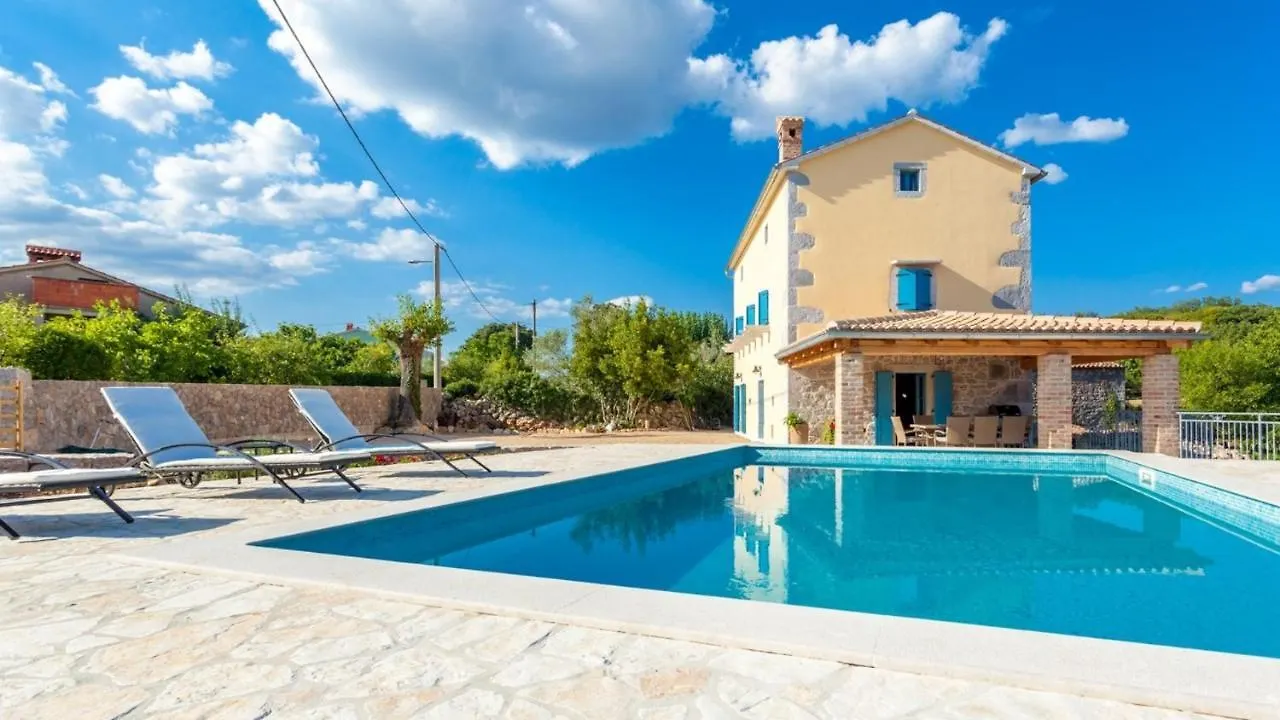 Villa Lusa Bajcici 0*,