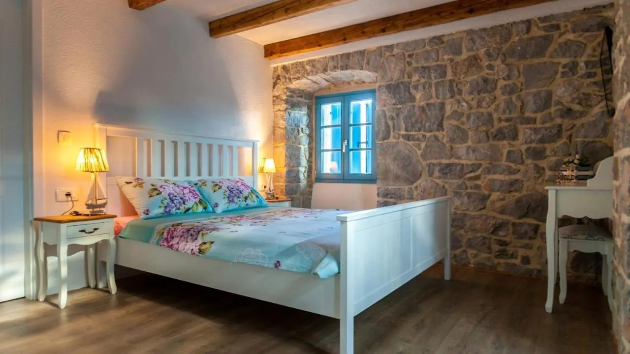 Villa Lusa Bajcici 0*,