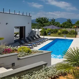 Luxury Subventus Villa